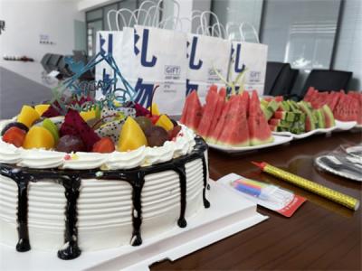 寿星同贺，共度生辰 —深蓝机器7月份员工生日会如期举行