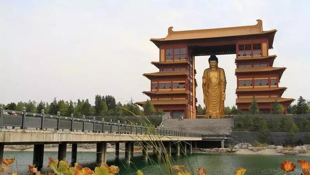 凝心聚力 激扬青春 深蓝团建活动完美绽放