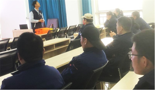 山东深蓝缠绕包装机厂家组织消防安全培训