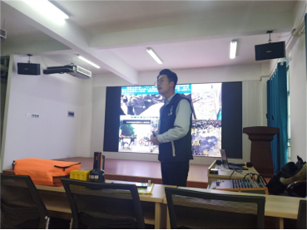 山东深蓝缠绕包装机厂家组织消防安全培训