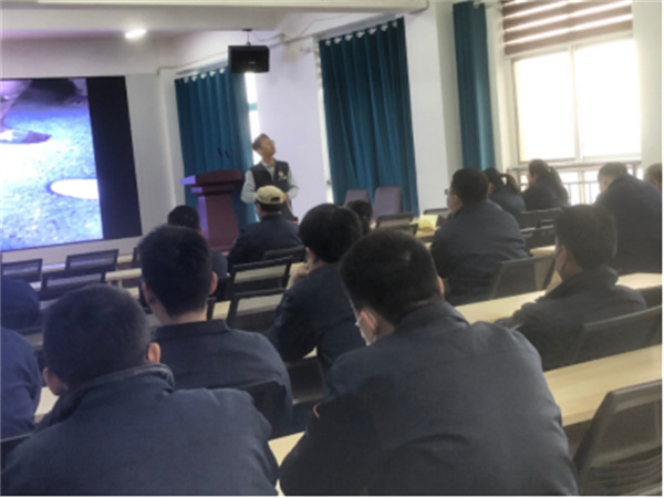 山东深蓝缠绕包装机厂家组织消防安全培训