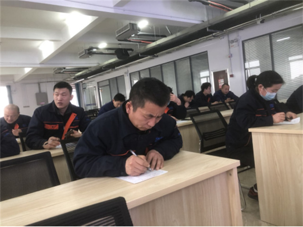 山东深蓝缠绕包装机厂家组织消防安全培训