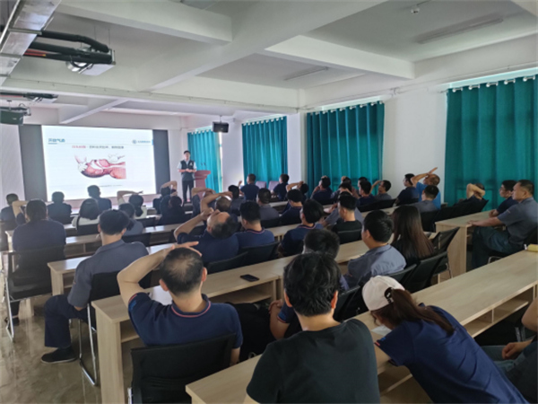深蓝机器缠绕包装机厂家——“健康急救”专题讲座顺利召开