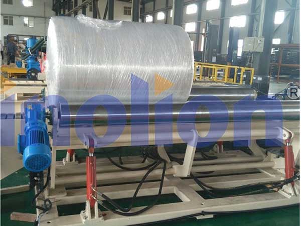 W1600F圆筒径向缠绕包装机